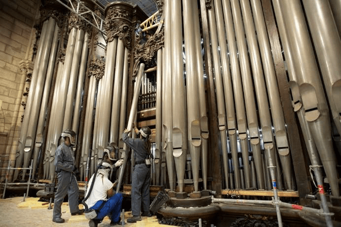 Orgue de la cathédrale Notre-Dame de Paris-restauration après l'incendie